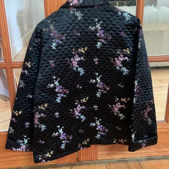 Asian Silk jacket in excellent conditions - Picture 3 of 3